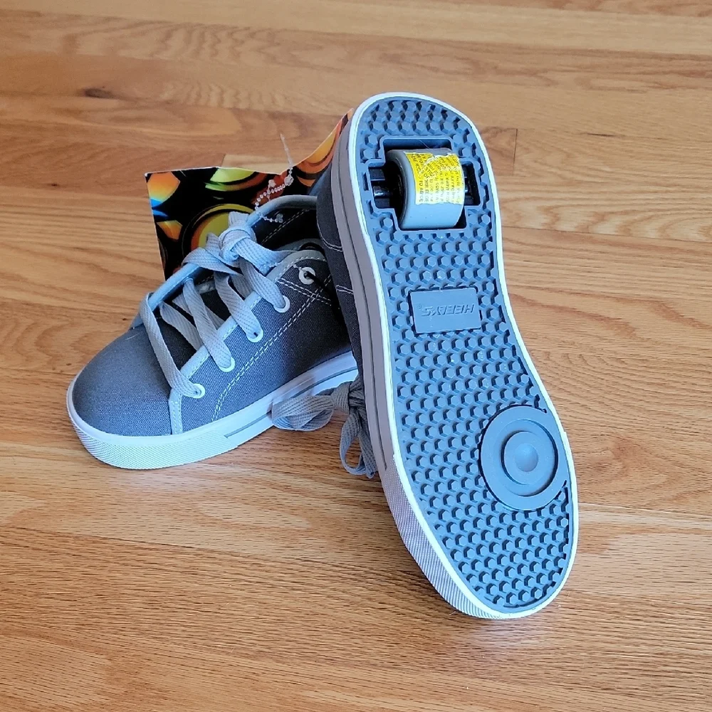 Heelys Gray Sneakers with Low-Top Design